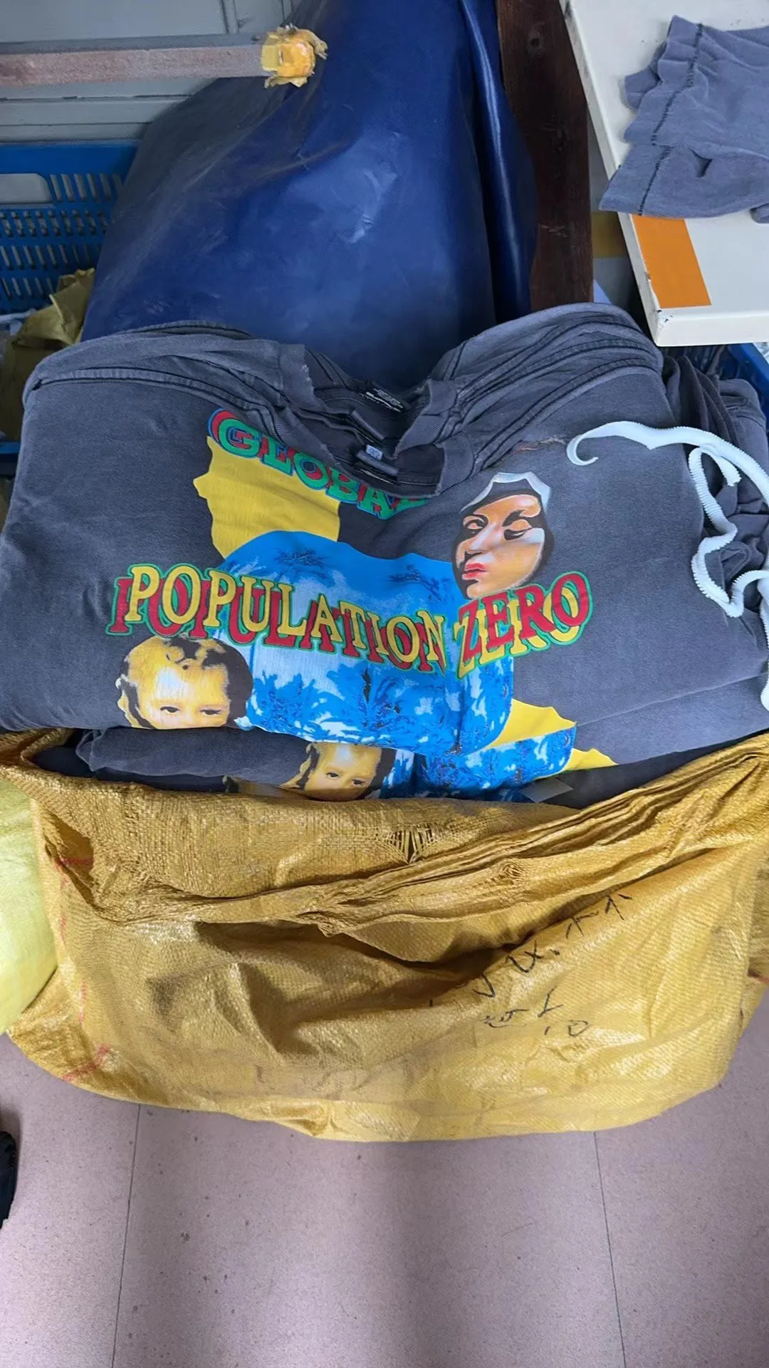 Workshop materials SAINT MICHAEL SS TEE/ON EARTH/BLK Jesus, Mary, Holy Infant Earth TEE Ready-made garments Aso special piece dyeing Washing and distressing Vintage technology Front and rear super complex super large printing Top purchasing technology